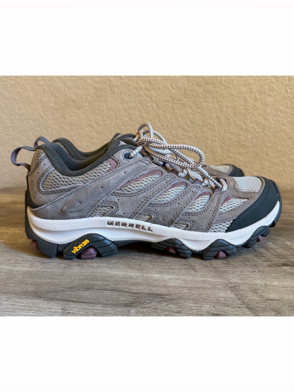 Merrell Moab 3 Hiking Shoes Waterproof Vibram Soles Womens 9.5